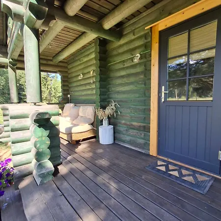 Holiday home Tirtsu Puhkemaja Varesmae