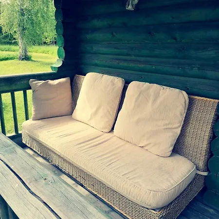Holiday home Tirtsu Puhkemaja Varesmae