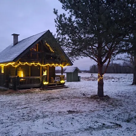 Tirtsu Puhkemaja * Varesmae