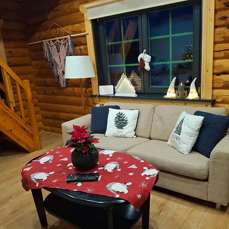 Tirtsu Puhkemaja * Varesmae