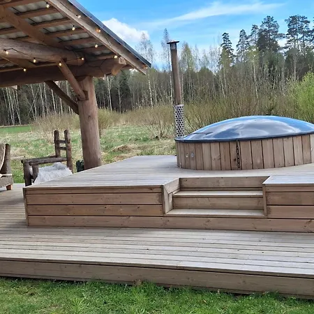 Tirtsu Puhkemaja Holiday home Varesmae