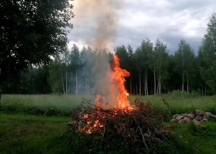 Tirtsu Puhkemaja Dom wakacyjny *