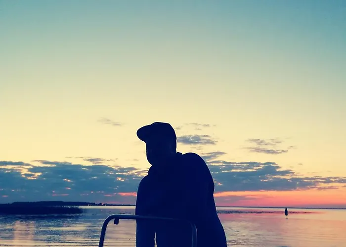 Tirtsu Puhkemaja Dom wakacyjny *