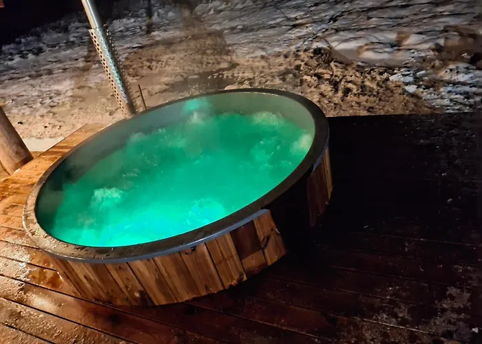 Tirtsu Puhkemaja * Varesmae